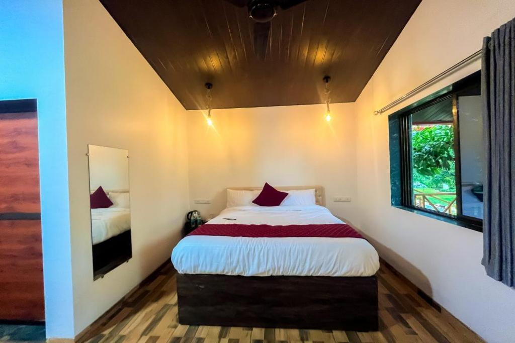 Mangozzz Magical World Hotell Panvel Eksteriør bilde