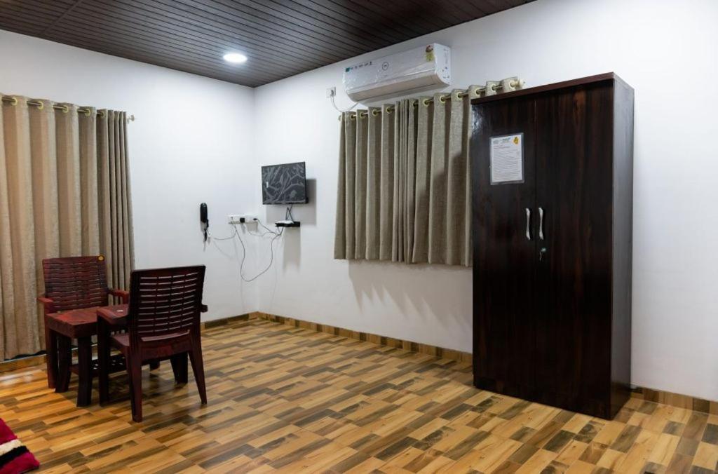 Mangozzz Magical World Hotell Panvel Eksteriør bilde